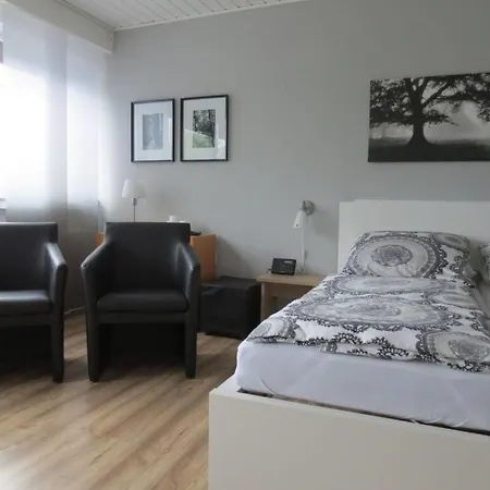 Apartment On The Elbe Dike Bremen